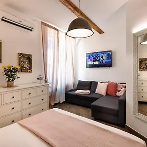 https://roombreakfast-old-port-genova.hotelitalianriviera.com